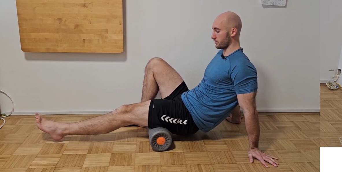 valjanje zadnje lože in zadnjice foam roller tehnika koleno biomehanika
