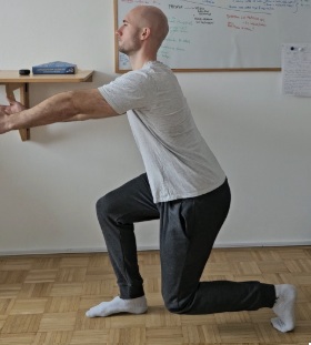 split squat kompenzacija medenica naprej predklon trupa omejen izteg kolka